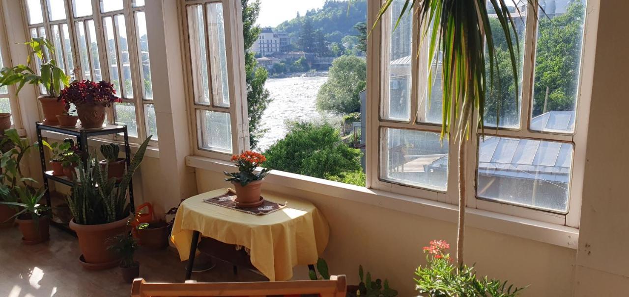 Bookinist Apartment Kutaisi Eksteriør billede
