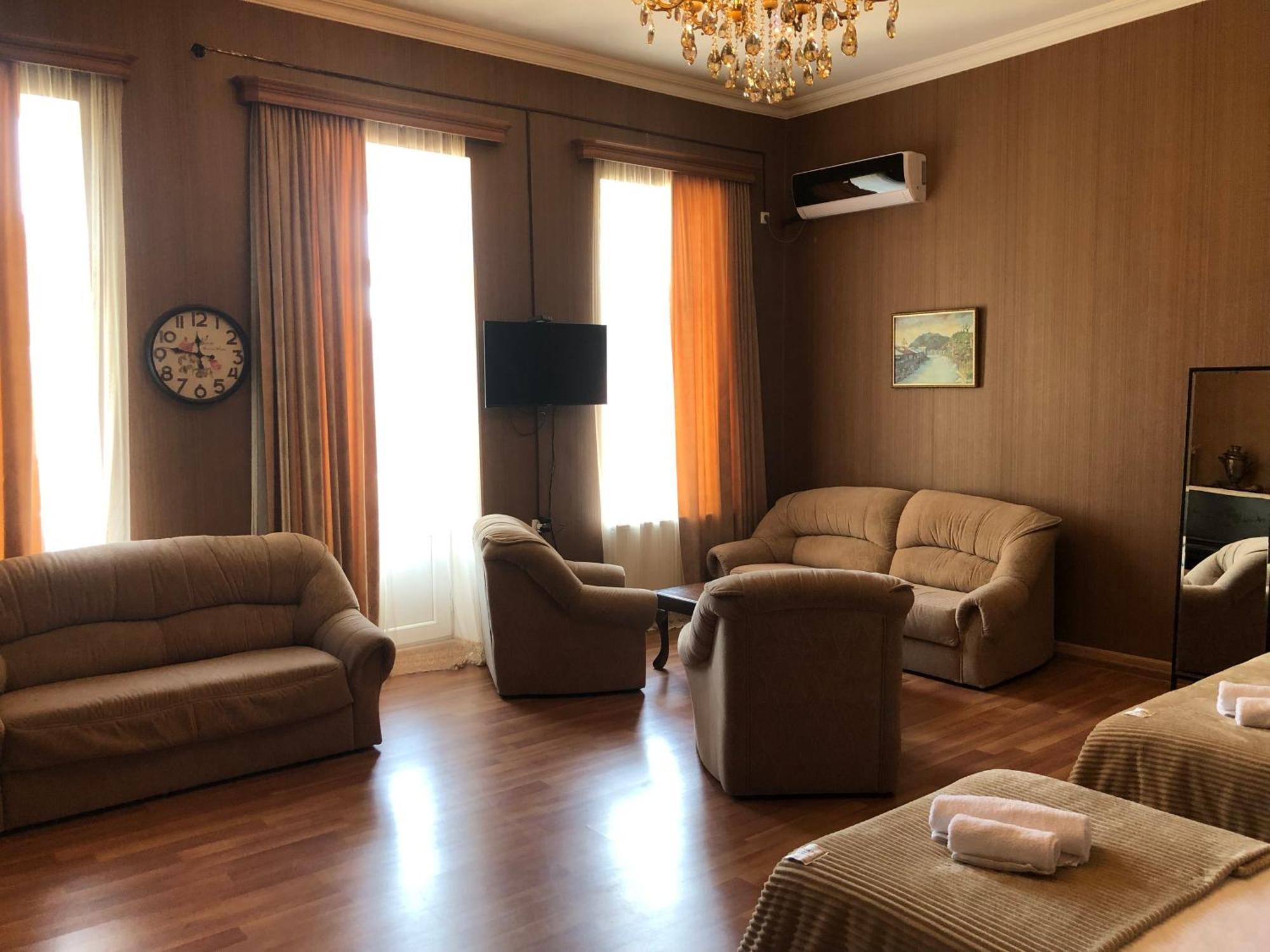 Bookinist Apartment Kutaisi Eksteriør billede
